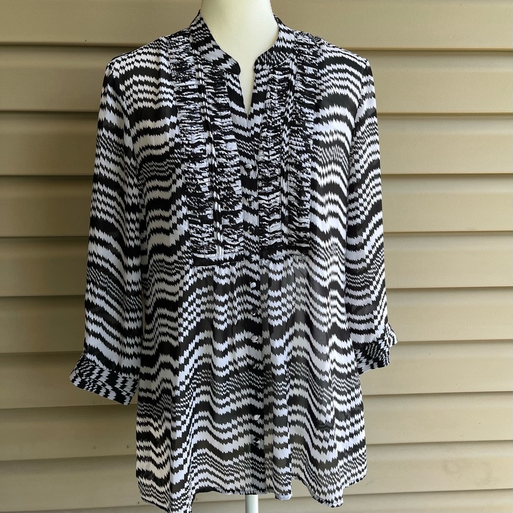 •Chico's• Semi Sheer Zigzag Stripe Blouse - Size Medium